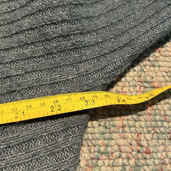 Ladies size XL Pink Rose V-Neck sweater - Picture 5 of 10